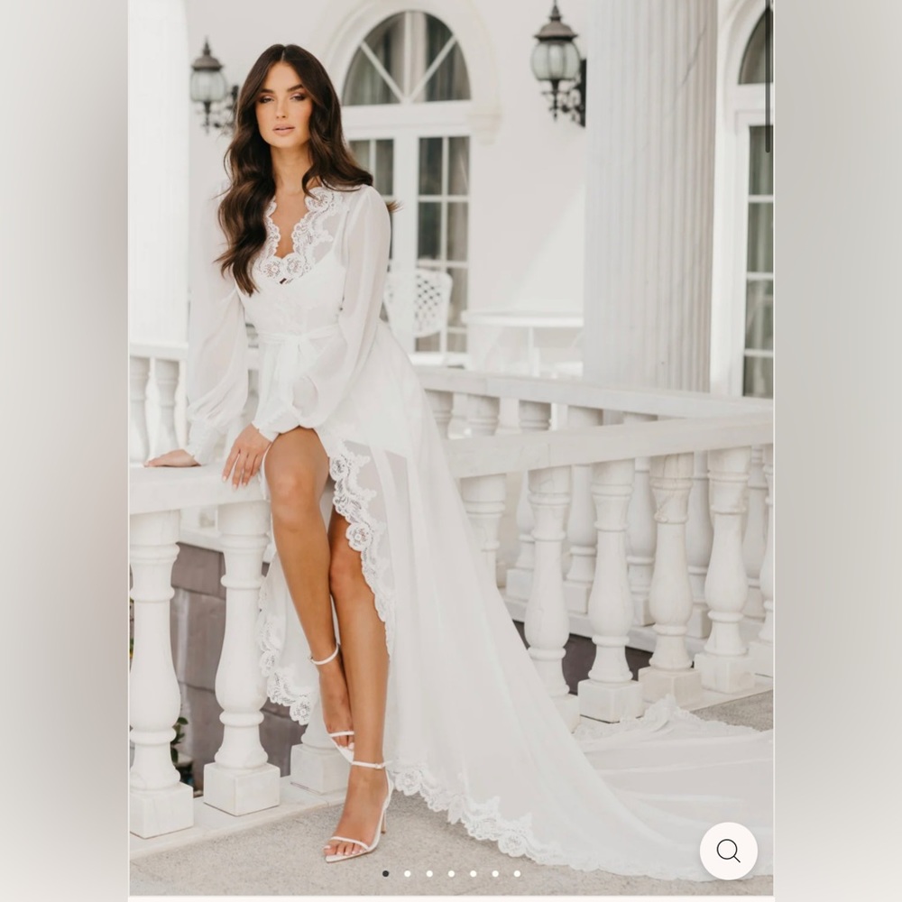 ~BRAND NEW!!~ VIVIAN LACE TRIM MAXI WITH TRAIN - INCLUDES SLIP